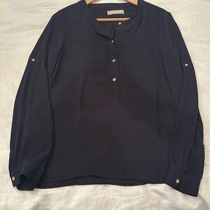 Banana republic 1/2 button blouse. Navy  XS. Can also roll up sleeve